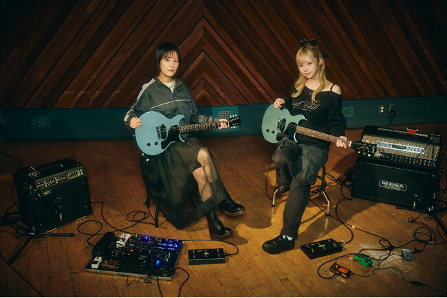 �C�s�̃A�[�e�B�X�g���b��̃A�j�������R���{�E�M�^�[�̖��͂�R�����I