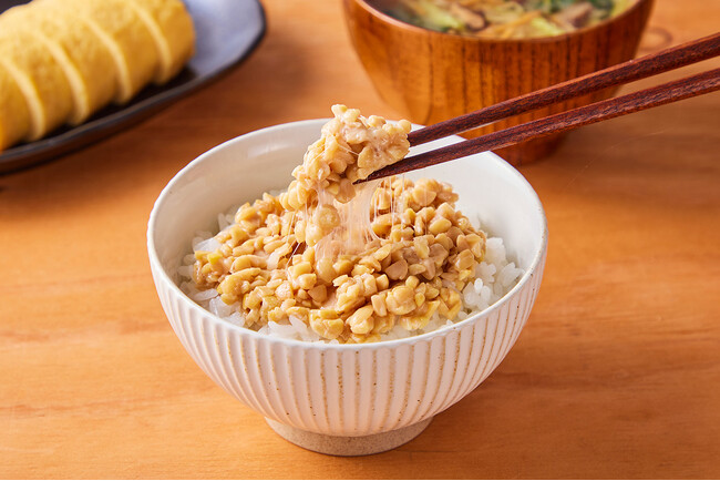 愛知県産大豆100％使用　国産原料にこだわる「自然派Style」から、“豆を味わう”ひきわり納豆が新登場