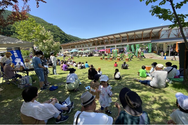 暑い夏に雪が降る!?真夏に雪遊び場が登場!!〈道の駅　尾瀬かたしな〉7周年感謝祭が7月19日から21日の3日間開催