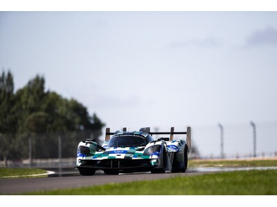 アストンマーティンのハイパーカーValkyrie AMR-LMHが初のサーキット走行