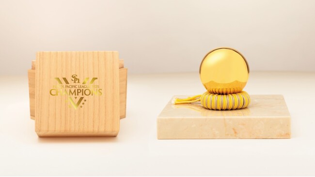 田中貴金属 2011年 ソフトバンクホークス 優勝記念碑 純金箔　A4版 田中貴金属 2011年 ソフトバンクホークス 優勝記念碑 純金箔 A4版