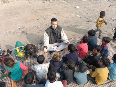 �u�ǂݏ����v�͖ړI�ł͂Ȃ��B�C���h�̋���i���ɒ��ތ��ю肪�A�V����v���O�����wJudaav Garima Shiksha Programme�i��������j�x���n���B