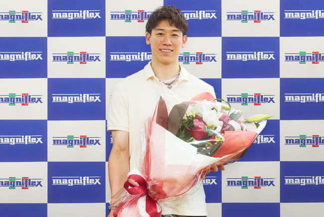 石川祐希選手がマニフレックス本社を訪問