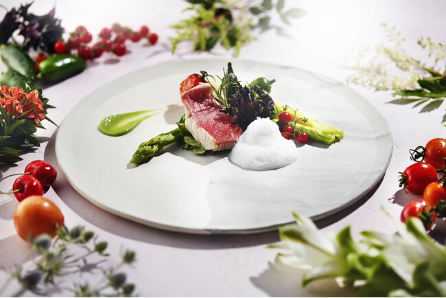 レストラン・顔合わせプラン「IWAI」に春限定ペアリングメニューを追加ーーキャトルセゾン浜松、2月28日より提供開始