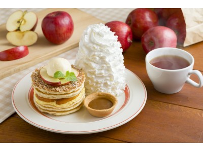 Eggs ’n Thingsからサンクスギビングの定番デザート”アップルパイ”をモチーフにした「アップルパイ・パンケーキ」11月1日（木）～11月22日（木）期間限定販売