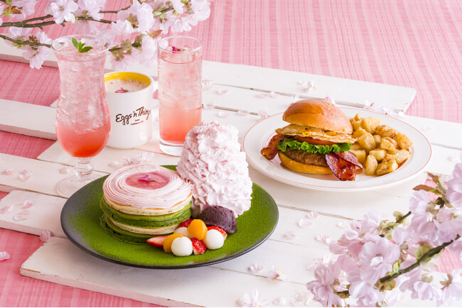 【Eggs ’n Things】桜満開！心ときめく春のパンケーキが登場！「桜ブロッサムパンケーキ」 「桜スモークベーコンバーガー」 3月21日（金）～4月17日（木）
