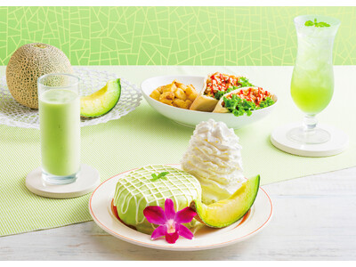 【Eggs ’n Things】メロンづくしな夏の新メニューが登場！「プレミアムメロンパンケーキ」「スパイシーグリルドチキンピタサンド」6月25日（水）～ 7月24日（木）