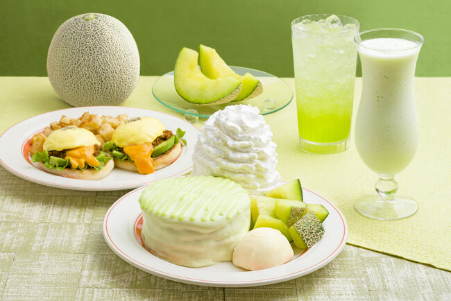 【Eggs ’n Things】メロンを味わい尽くす贅沢メニューが登場！「プレミアムメロンパンケーキ」「タコミートとアボカドのエグスンベネディクト」5月22日（金）～ 6月24日（水）