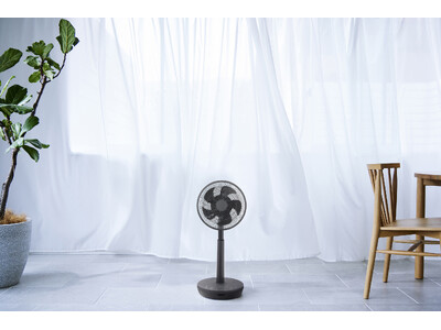 音声操作が可能な扇風機「Wafree（ワフリー）」の新色グレーを4月26日（金）販売開始！