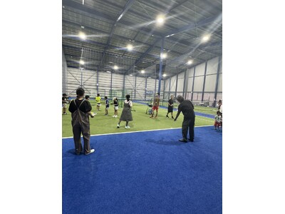 福岡・香椎照葉で3月15日(日)開催。インドアコート2面を開放する入場無料のマルシェとテニス体験