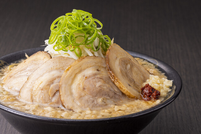 【名古屋らーめん藤一番】ガッツリ系『藤豚シリーズ』に1.4倍量の“ワシワシ太麺”が新登場！期間限定で「ワシワシ太麺大盛分無料キャンペーン」を開始！