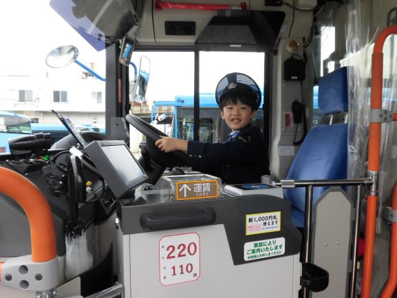 【無料】小学生の夏休みの宿題にも！毎年大人気の市バス「体験型」営業所見学会を、今年も実施します。