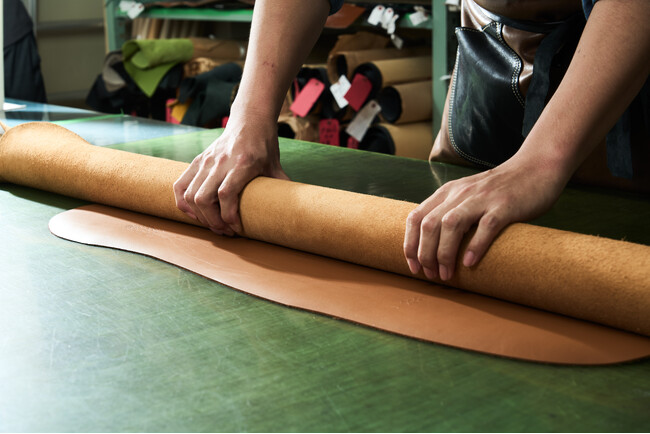 最高級の素材と日本の匠によるレザーグッズR4U、L'ECHOPPE（レショップ）にて12月より取扱いスタート