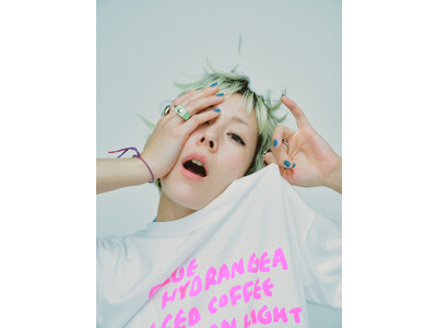 〈Ray BEAMS〉がアーティスト・木村カエラを起用。3つの東京ブランドに別注した“Tシャツ”コレクションのプレイフルなルックを公開