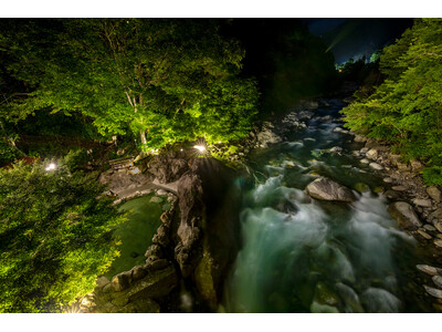 【飛騨高山・岐阜県高山市】新穂高温泉の露天風呂「新穂高の湯」幻想ライトアップを開催