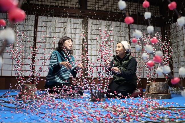 【飛騨高山・岐阜県高山市】飛騨の冬を彩る伝統の正月飾り「花もち」製作が最盛期