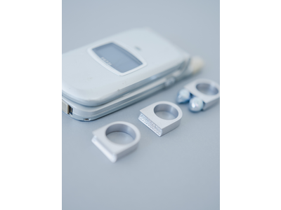 携帯電話、パソコン、ロスパール。素材の概念を超えて、軽やかにジュエリーに昇華。【ANNA DIAMOND】