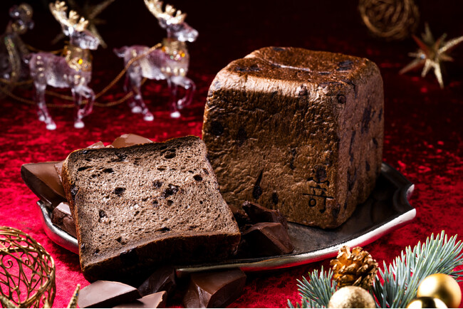 大人気の「スイートハニーショコラ食パン」をリニューアル！さらに濃厚な味わいになりました。