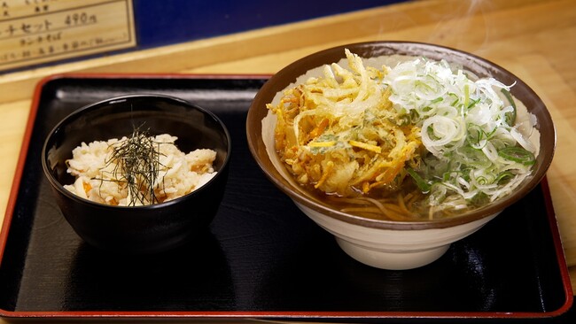【ＢＳ日テレ】「ドランク塚地のふらっと立ち食いそば」神奈川・大船で見つけたコスパ抜群の絶品かき揚げそば　安さの秘密は父のタダ働き！？“　家族一丸”で営業中！娘のために始めた立ち食いそば屋