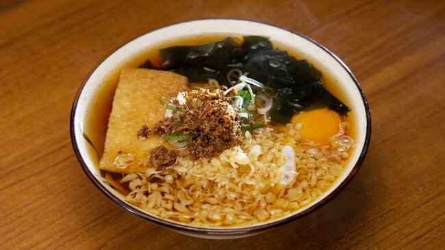 【ＢＳ日テレ】「ドランク塚地のふらっと立ち食いそば」「駅そばのわりに、旨いな」を目指して！出汁も麺にもこだわる一杯！？　神奈川県・逗子で出会ったそばの素人がたどり着いた最高の出汁