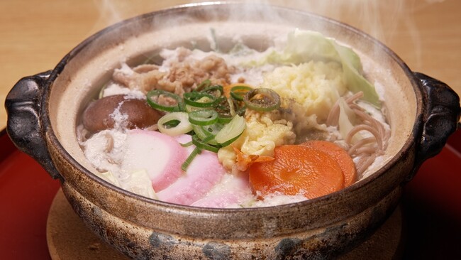 【ＢＳ日テレ】滋賀・大津で見つけた三世代が紡ぐおふくろの味！　５０年間愛され続ける「中村食堂」の名物鍋焼きには意外な食材が！　ドランク塚地「はぁ～！ほんま優しい味です」