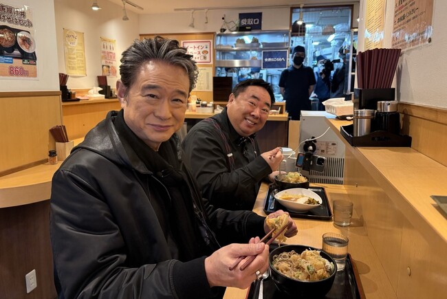 【ＢＳ日テレ】インドなのに和風？　名物カレーと特大かき揚げにドランク塚地も大興奮！　ゲストの船越英一郎と新宿で立ち食いそばを堪能！