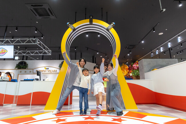 【カンドゥー大日】オープン以来”初の夏休み”限定イベントを大公開！「親子科学実験」や「サイエンスショー」、「子ども縁日」など、学びと遊びを融合したコンテンツが目白押し。話題の「綿あめ自販機」も新登場！