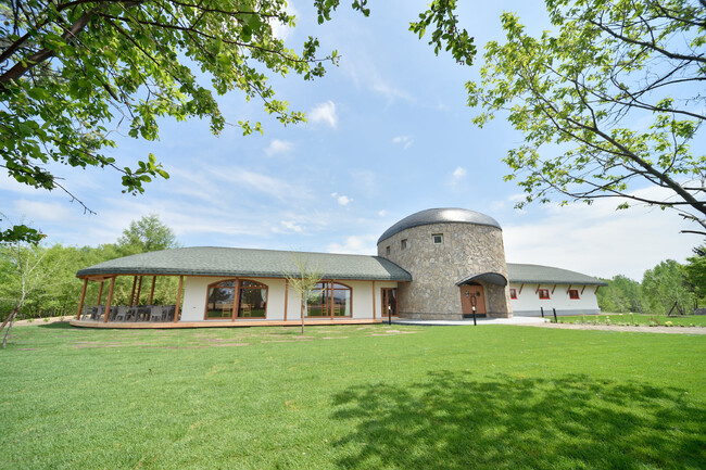 【新千歳空港限定】淡雪のような“ほろほろ食感”「美瑛ポルボロンクッキー」北海道素材たっぷりの新土産を2月1日発売｜フェルム ラ・テール美瑛 新千歳空港クラフトスタジオ店
