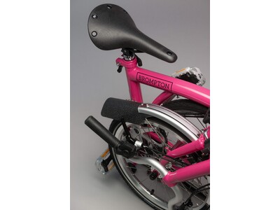 英折りたたみ自転車ブロンプトンが、復刻版カラー「Hot Pink」を発売