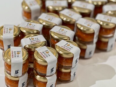 高校生が作る浦和クラフト焼売専用「16才の柚子胡椒 of the REDS」新発売