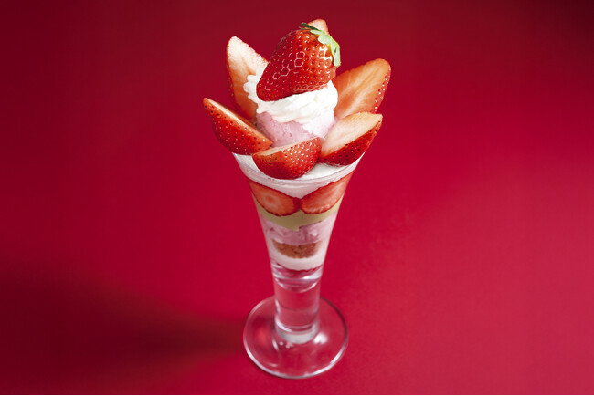 【ダッキーダック】「あまおう苺」のご褒美パフェが新登場