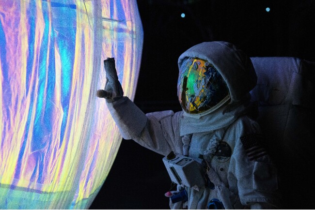 11月8日～24日に開催された「種子島宇宙芸術祭2025」世界各国で活躍するアーティスト総勢21組31作品を展示しました。新しいスタイルの作品鑑賞ツアー「Art and Audio」が話題に!