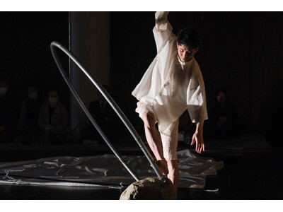 「種子島宇宙芸術祭2025」で、現代サーカスカンパニーが夜の公園を舞台に上演。「うきも-project-」による特別ステージが観客を魅了。