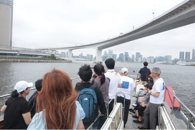 小中学生向けイベント「親子で海から東京港を見てみよう」を開催