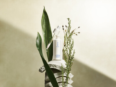 UVケアは、未然ケア発想へ。水艶UVセラムで朝の肌ダメージ※に立ち向かう力を。「雪肌精 BLUE」から日中用美容液が新登場。