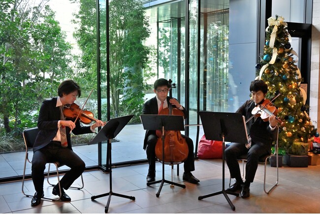 【ハイアット ハウス 東京 渋谷】NHK交響楽団 オーケストラ・メンバーによる弦楽三重奏クリスマスコンサートを開催