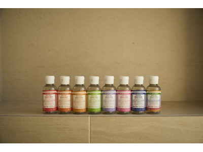 アメリカ発の世界的オーガニックボディケアブランド「ドクターブロナー」のマジックソープ詰め替え用ミニボトル8色セットが当たる、「レインボーキャンペーン」を11月27（木）からスタート！