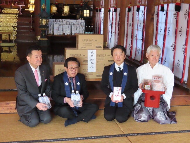 防府天満宮への災害時に対する備蓄水の寄贈及び寄付を行いました！