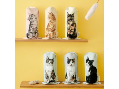 にゃんこがあなたを見つめます。「机の上におすわり 猫のペットボトルタオル」がフェリシモYOU MORE!から誕生