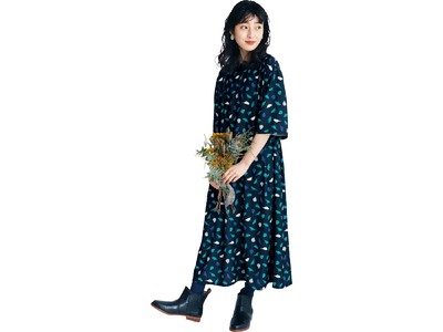 小鳥好きさんのためのフェリシモの部活動「小鳥部(TM)」から「文鳥にまみれるしあわせ プリントロングワンピース」が登場！