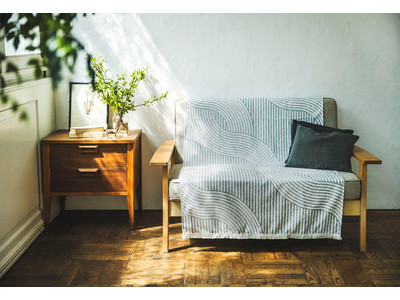 掃き清められた境内をおうちでも、「侘び寂び気分を感じられる 枯山水マルチカバーの会」が「フェリシモおてらぶ(TM)」から