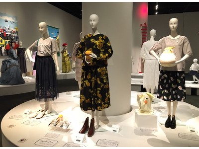 神戸ファッション美術館のコレクション展「神戸・まちのファッションの現在形」後期展に、サニークラウズ、猫部(TM)、小鳥部(TM)、MEDE19F、日本職人プロジェクト、YOU MORE!(TM)の商品が展示中