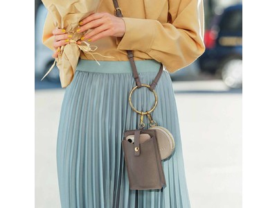 手ぶらスタイル応援！必要最小限でスマートにお出かけできる「スマホや小物が入る2連リングショルダーバッグ」がママを応援する雑貨ブランド「L’AMI [ラミプリュス]」より新登場！