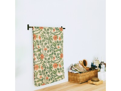 万能に使えるアンティークフラワー柄の手ぬぐいタオルに新作登場　冬の暮らしに華を添えるクラシックな新柄がフェリシモ「ａｍ＆ｂｅ［アンビィ］」から