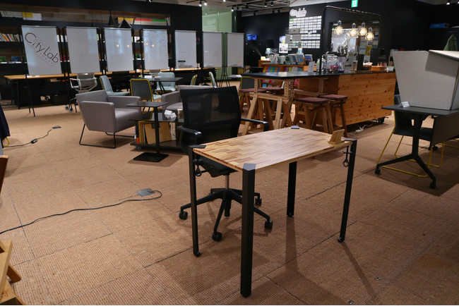 シティラボ東京に、竹割り箸を再利用した「TAKEZEN TABLE」を導入しました