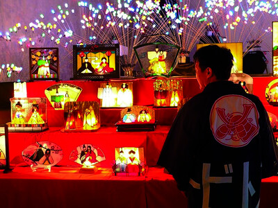 半田赤レンガ建物 桃の節句 ステンドグラスのおひな祭り展