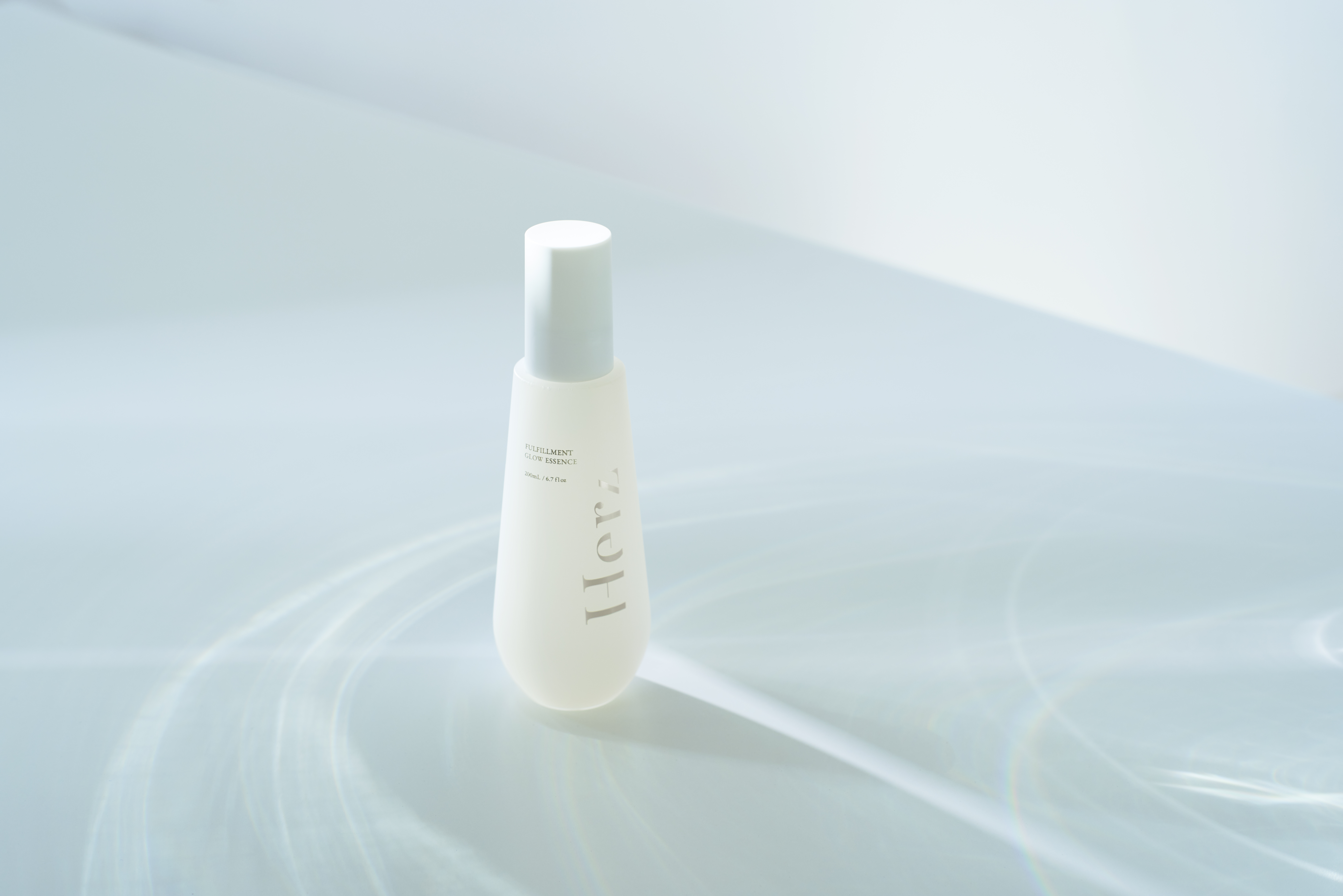 舟山久美子のスキンケアブランド「Herz skin」、新商品の水バーム質感浸透化粧水を伊勢丹新宿店にて先行発売！