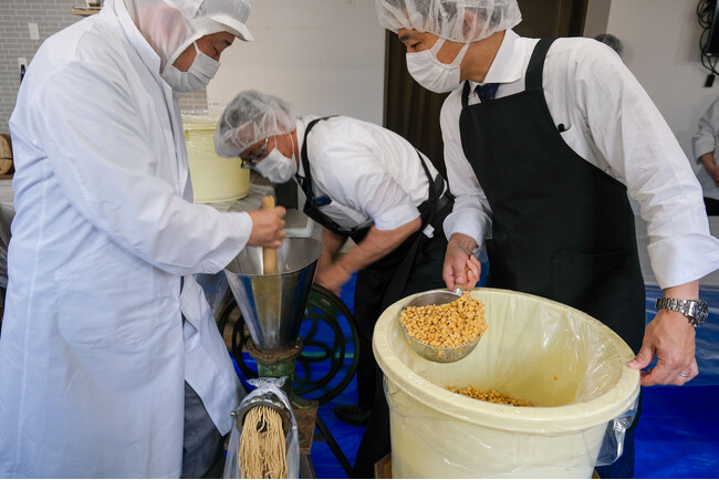 諏訪の老舗味噌蔵と温泉旅館がコラボレーション　信州味噌作り体験企画が7月からスタート