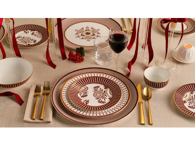 【ウェッジウッド】クリスマス キャンペーン開始！オリジナルサコッシュをプレゼント。想い出に残るクリスマスを。