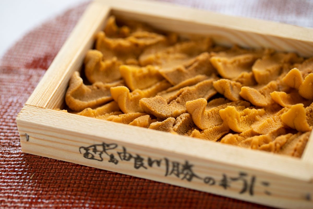 一生に一度は食べてほしい、淡路島“幻の赤うに”解禁。週間10組限定　由良の赤う…